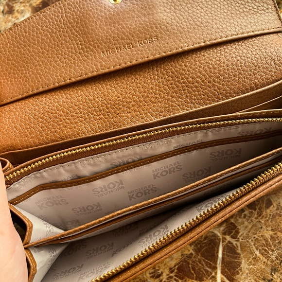Michael Kors Slim Flap Wallet - Brown - Picture 16 of 17